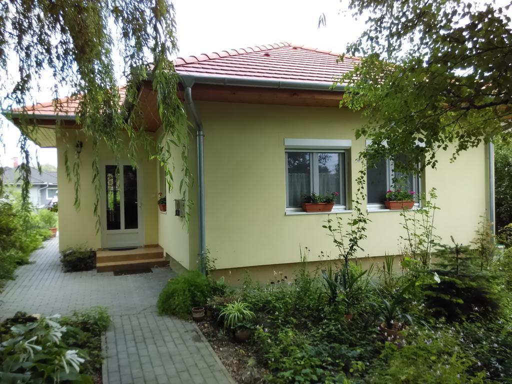 Bloomyapartment Балатонфеньвеш Экстерьер фото